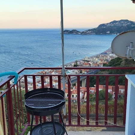 Casa Vacanze Luna Apartment Летояни Екстериор снимка