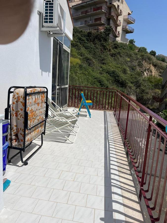 Casa Vacanze Luna Apartment Летояни Екстериор снимка