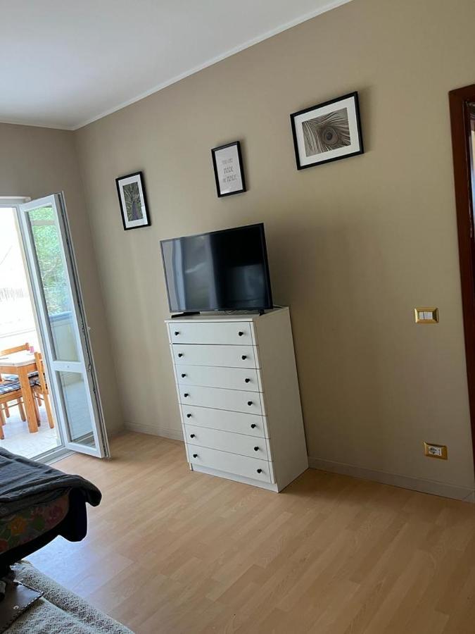 Casa Vacanze Luna Apartment Летояни Екстериор снимка