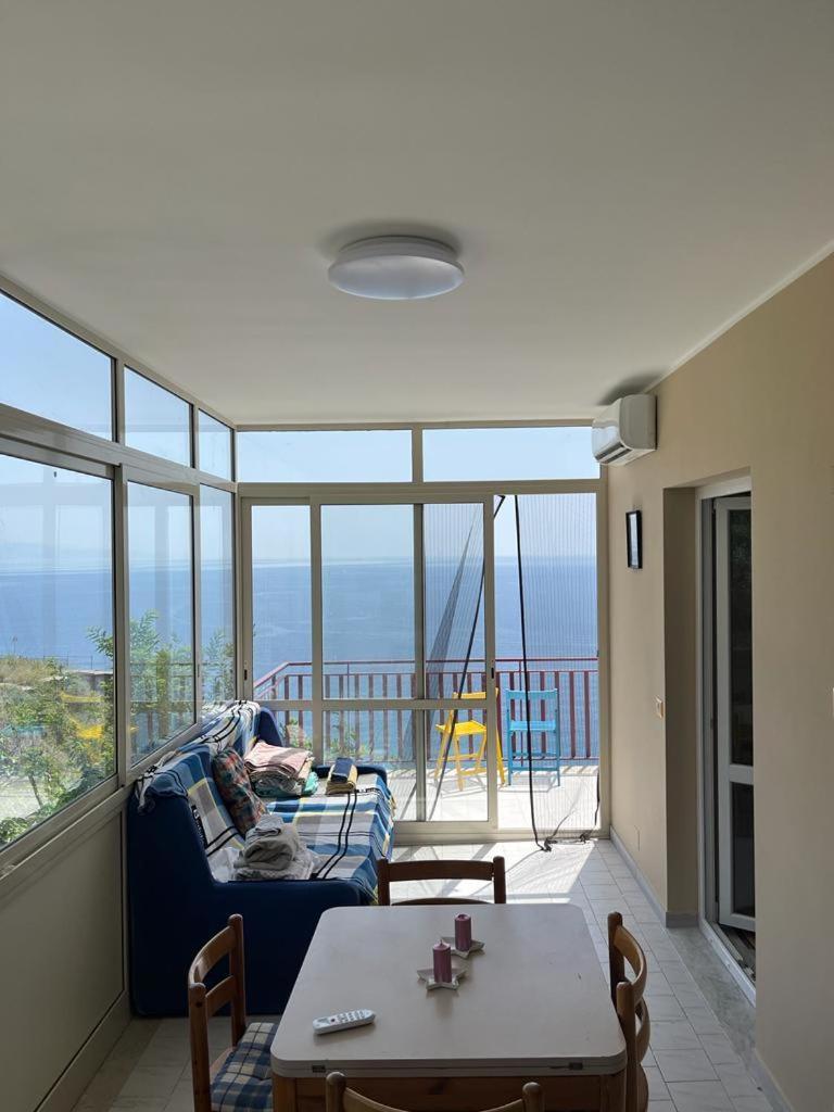 Casa Vacanze Luna Apartment Летояни Екстериор снимка